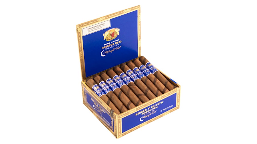 Romeo y Julieta Reserva Real Nicaragua Gets Twisted